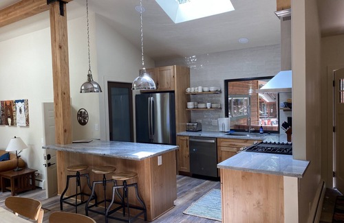 Carnelian Bay Casa | A solo 10-20 minutos de Northstar y Squaw, enorme patio cercado, Big HOTTUB