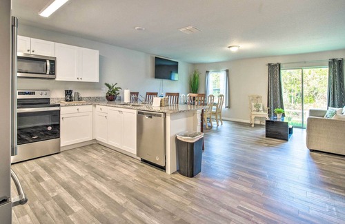 Spring Hill Casa | Spring Hill Home: 5 Mi to Weeki Wachee Park!
