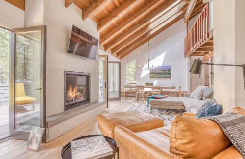 Black Butte Ranch Casa | Spring Home 42 - Meredith Lodging