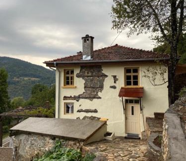 Smolyan Casa | Spring House Изворна Къща