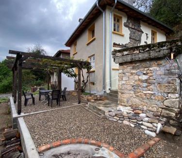 Smolyan Casa | Spring House Изворна Къща