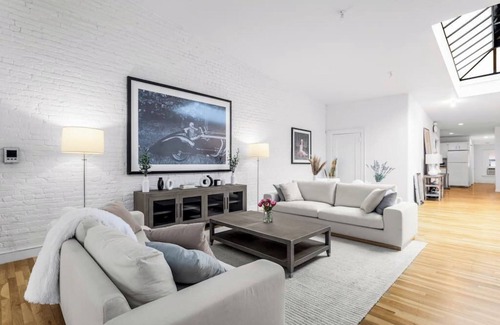 SoHo Apartamento | Spring PH by StayHaus | 2BR Full-floor Soho Loft