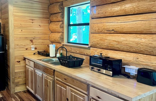 Grove Cabina | Spring Pond Cabin at White Buffalo Lodge; Family-sized with lake access