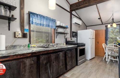Miami Cabina | Spring River Fishing Cabins #1 - Maple - Dogs ok