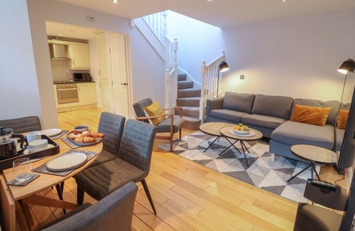 Bedale Cabaña | SPRING ROSE, family friendly in Bedale