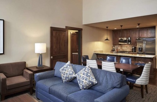 Park City Cabina | Spring Ski Week in the Canyons- Ski In/Ski Out