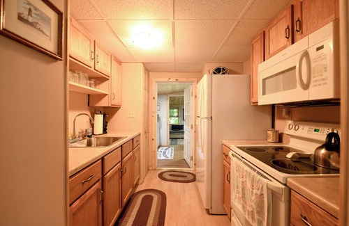 Bridgton Cabaña | ** SPRING SPECIAL ** Charming 3-Bedroom Cottage Overlooking Foster Pond
