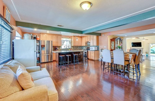 La Presa Casa | Spring Valley Family Home: 13 Mi to San Diego!