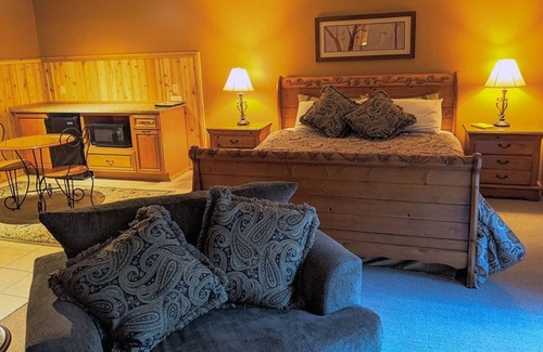 Prudenville Cama Y Desayuno | Springbrook Inn Hartwick Pines