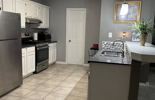 D'Iberville Casa | Springdale house