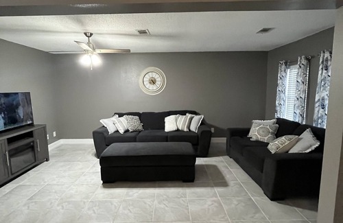 D'Iberville Casa | Springdale house