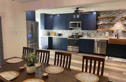Normalville Apartamento | Springfield House · Holiday Gatherings SevenSprings Ohiopyle Game Room Hot Tub