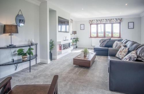 Narberth Casa | Springfield Lodge - 3 Bedroom Home - Princes Gate