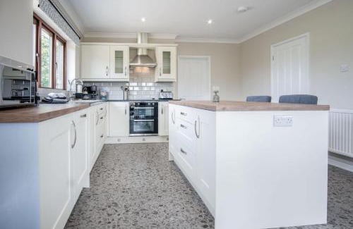 Narberth Casa | Springfield Lodge - 3 Bedroom Home - Princes Gate