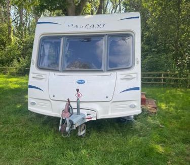 Newport Otro | Springfield Oaks campsite