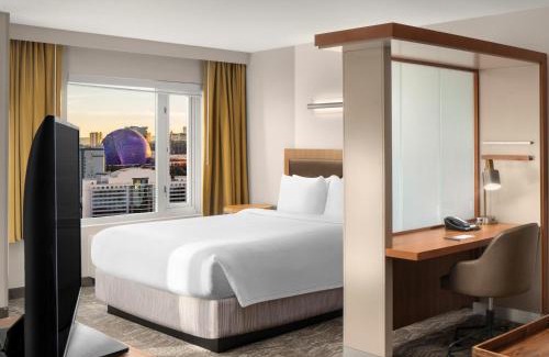 Las Vegas Hotel | SpringHill Suites by Marriott Las Vegas Convention Center