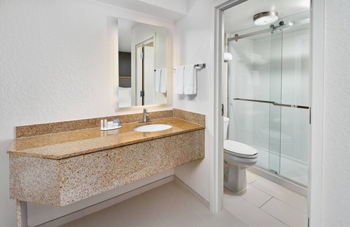 Southeast Houston Hotel | SpringHill Suites Houston Hobby Airport