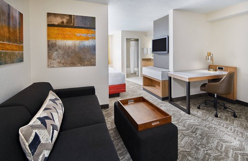 Southeast Houston Hotel | SpringHill Suites Houston Hobby Airport