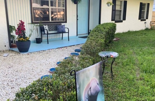 Crystal River Casa | Springs Adventure. Pool Table, Fire Pit, Boat parking, Kayaking, Fishing, Trails