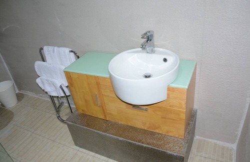 Utako Hotel | Springs Sparadise Hotel