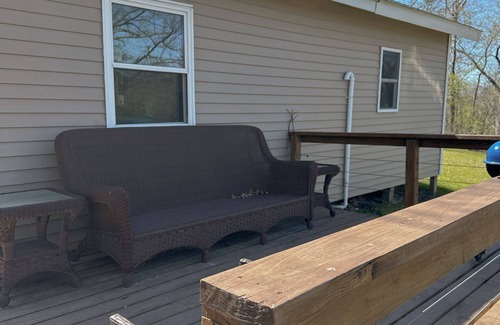 Buckingham Cabina | Spruce Cabin - Lake Views & Pet Friendly