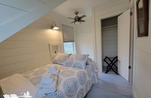 Ocean Point Casa | SPRUCE CABIN | OCEAN POINT | 3 Bed, 1 Bath