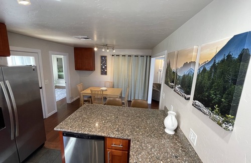 Eureka Casa | Spruce Cottage Bright 3 Bedroom 2 Bath near Henderson Center. Master suite.