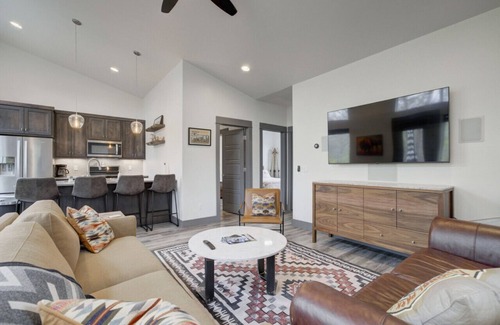 Four Corners Condominio | Spur of the Moment Getaway | Gallatin River Trail