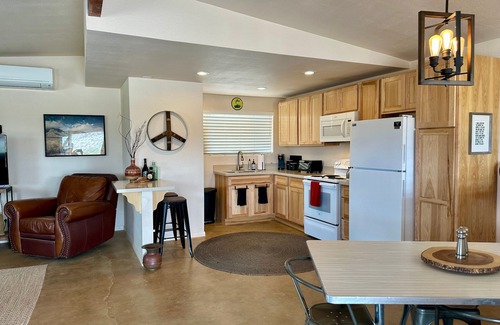 Landers Casa | 🌵 Spy Mountain Hideout on 5 Acres w/ Hot Tub | ATV Paradise & Privacy 🌵