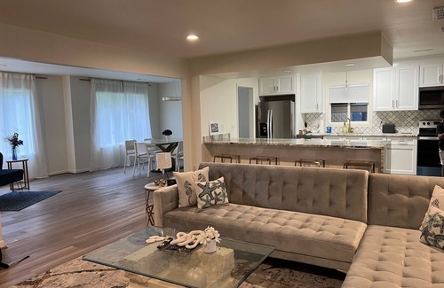 Bellamy Casa | Squeaky Shores Gloucester, VA Waterfront York River Oasis