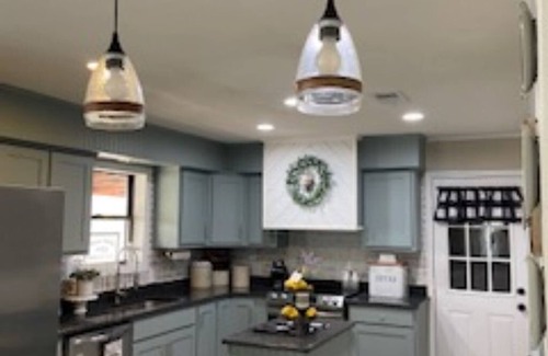 Eureka Springs Casa | Squirrel Hollow: Newly renovated lake house Holiday Island