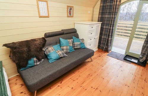 Sutton-in-Craven Cabaña | SQUIRREL, pet friendly, character holiday cottage in Cross Hills