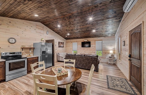 Fort Payne Cabina | Squirrel's Nest-cozy cabin w/hot tub & fire pit