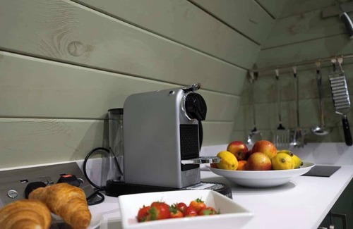 Malmesbury Cabina | Luxury Glamping with a Hot Tub in The Cotswolds