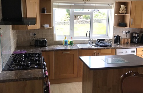 Kilgetty Casa | Squirrels Rest Comfortable home from home Saundersfoot sleeps 6 and a baby