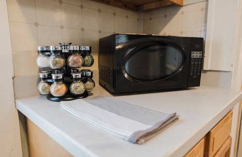 Atchison Apartamento | Sr Pilot Earhart Hangar Suite; 2 br K &Q, 1 Ba