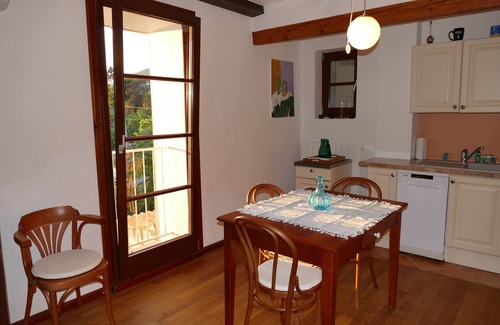 Bribir Apartamento | Aparte. Velebit: clima, estacionamiento, WiFi ... ¡tanto descanso y relajación!