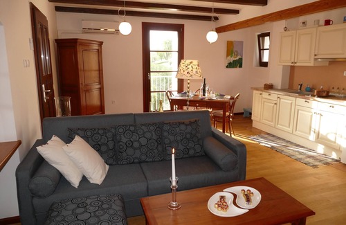 Bribir Apartamento | Aparte. Velebit: clima, estacionamiento, WiFi ... ¡tanto descanso y relajación!