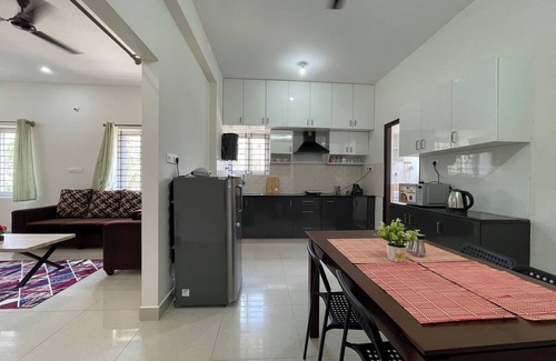 Agara Apartamento | SSN HomeStays in Bangalore Near La Casa