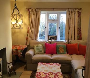 Ampleforth Casa | St Anthony’s, bright perkily decorated 3 bedroom house
