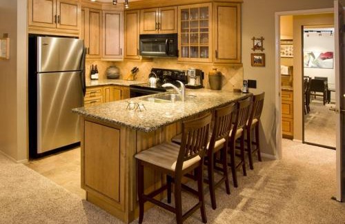 Mammoth Lakes Apartamento | St Anton Street View 2-Bedroom Condo with full kitchen