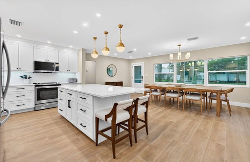 Ringling Estates Casa | S T. ARMANDS CIRCLE, 3 habitaciones, 3 baños, piscina climatizada
