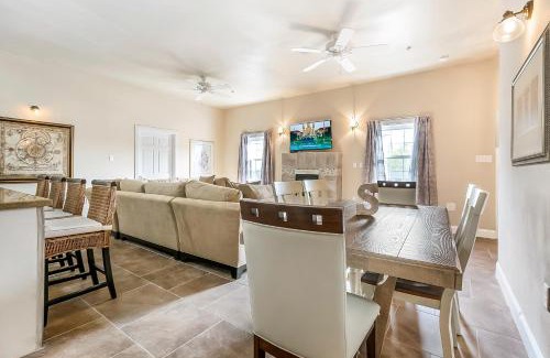 Faubourg Lafayette Apartamento | St Charles Ave Urban Retreat with Luxury Amenities