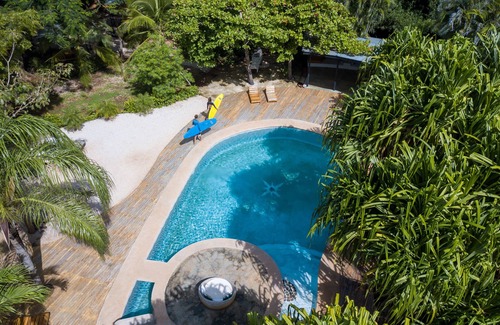 Playa Avellanas Casa | Stylish villa surrounded by lush gardens