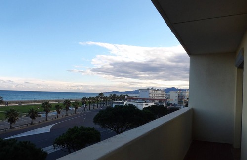 Saint-Nazaire Apartamento | St Cyprien amplio y luminoso apartamento frente al mar Aparcamiento