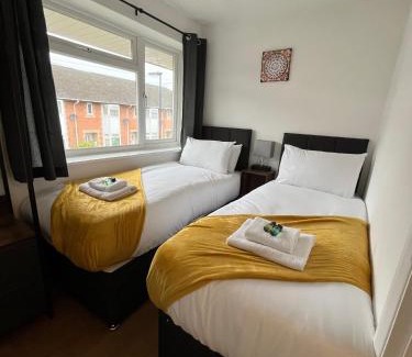 Portswood Apartamento | St Denys 2 bedroom flat, Convenient location next to station, Great for contractors