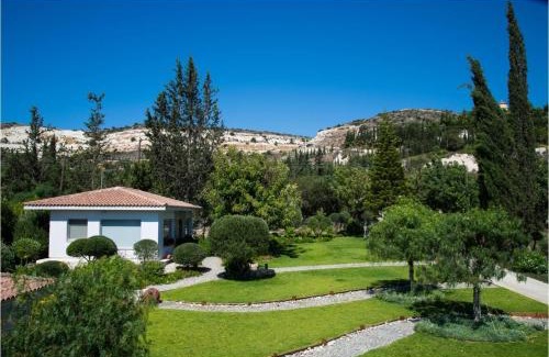 Pentakomo Casa | St.George's Country Retreat