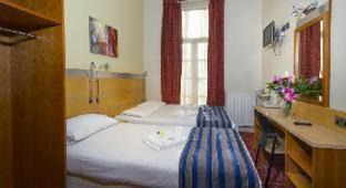 Warwick Hotel | St George's Inn Victoria