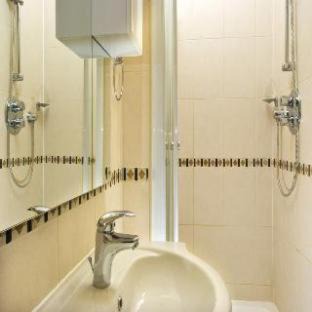 Warwick Hotel | St George's Inn Victoria
