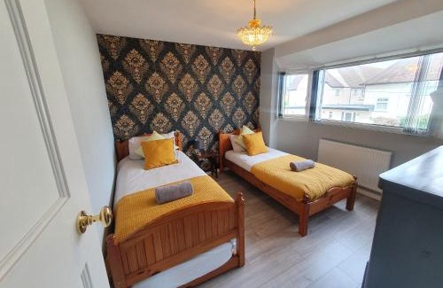 Bray on Thames Casa | St Georges house, Premium 3 bed Home Slough, Legoland, Windsor